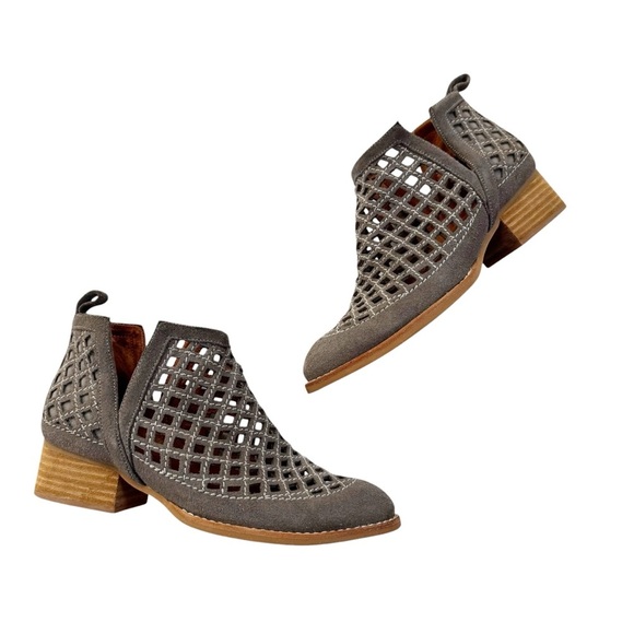 JEFFREY CAMPBELL Taggart Suede Cut Out Booties Ankle Boots Gray Size 6 - Picture 5 of 13
